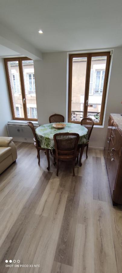 Ferienwohnung 3 Pieces Pont De Loire Plein Centre Face Musee Nevers Exterior foto